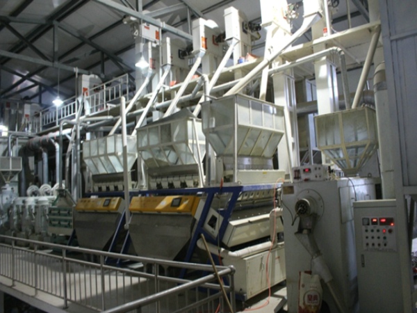 山西30T級大米加工機械安裝調試完成(圖)